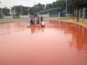 学校塑胶跑道施工期间的避水原则